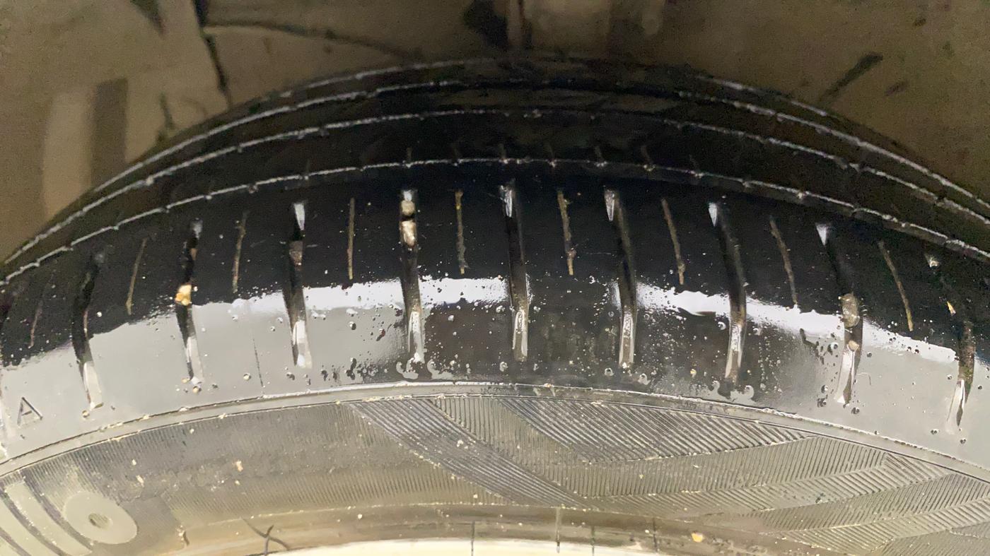2018 Maruti Ciaz ALPHA 1.4 PETROL, Petrol, Manual, 62,759 km, Left Front Tyre Tread