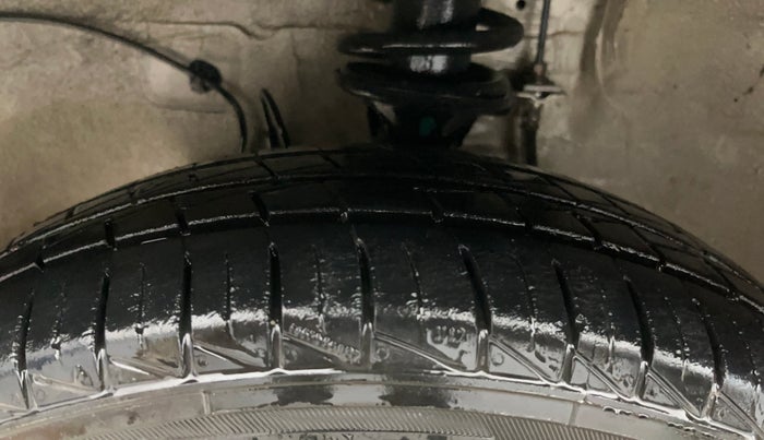 2020 Maruti Alto VXI, Petrol, Manual, 6,421 km, Left Front Tyre Tread
