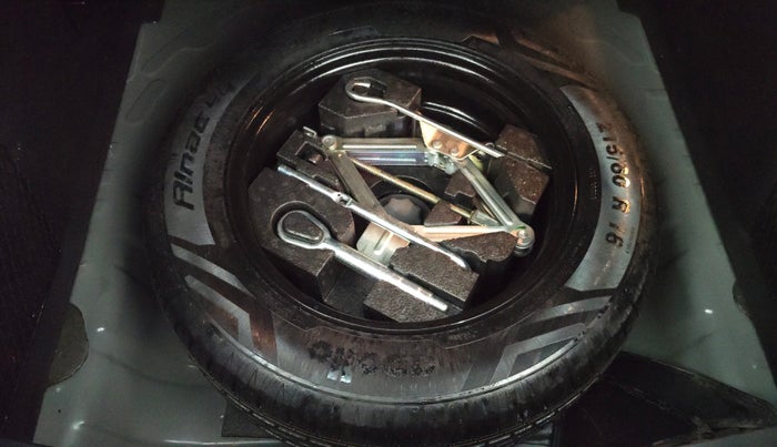 2021 MG ASTOR SAVVY 1.5 CVT S RED, Petrol, Automatic, 24,954 km, Spare Tyre