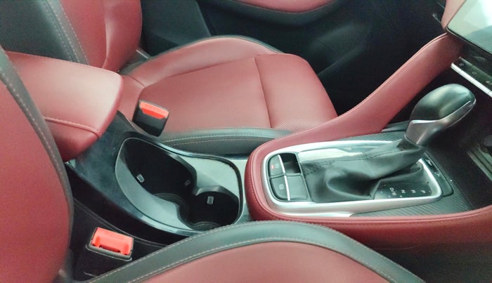 2021 MG ASTOR SAVVY 1.5 CVT S RED, Petrol, Automatic, 24,954 km, Gear Lever