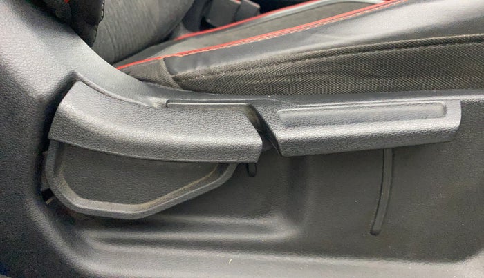 2020 Hyundai VENUE SX 1.0 (O) TURBO IMT DUAL TONE, Petrol, Manual, 67,344 km, Driver Side Adjustment Panel