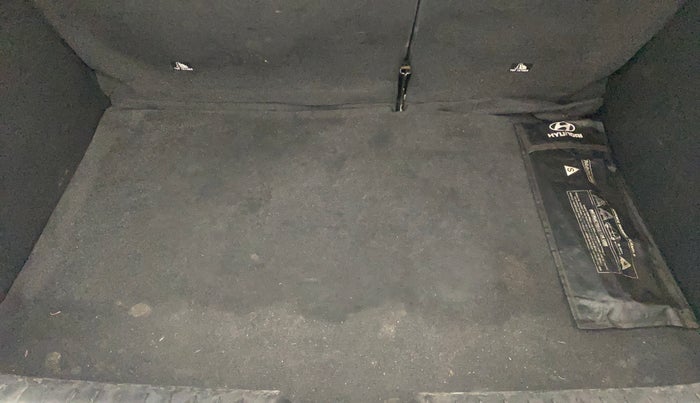 2020 Hyundai VENUE SX 1.0 (O) TURBO IMT DUAL TONE, Petrol, Manual, 67,344 km, Boot Inside