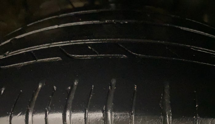 2020 Hyundai VENUE SX 1.0 (O) TURBO IMT DUAL TONE, Petrol, Manual, 67,344 km, Right Front Tyre Tread