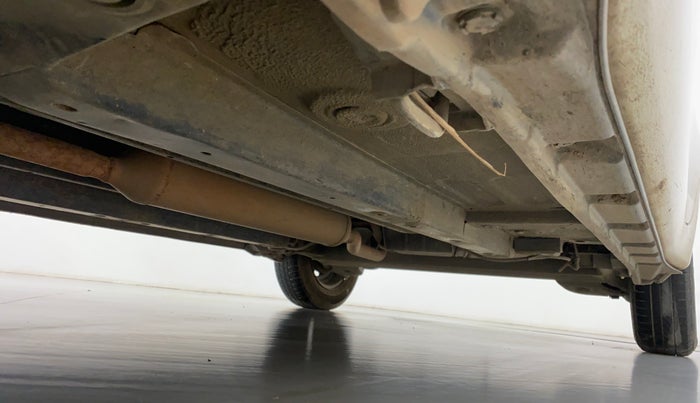 2011 Maruti Swift VXI, Petrol, Manual, 1,04,295 km, Right Side Underbody