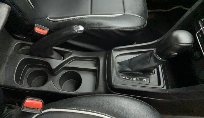 2022 Maruti Vitara Brezza VXI AT SHVS, Petrol, Automatic, 17,941 km, Gear Lever