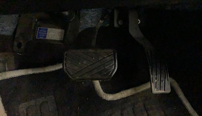 2022 Maruti Vitara Brezza VXI AT SHVS, Petrol, Automatic, 17,941 km, Pedals