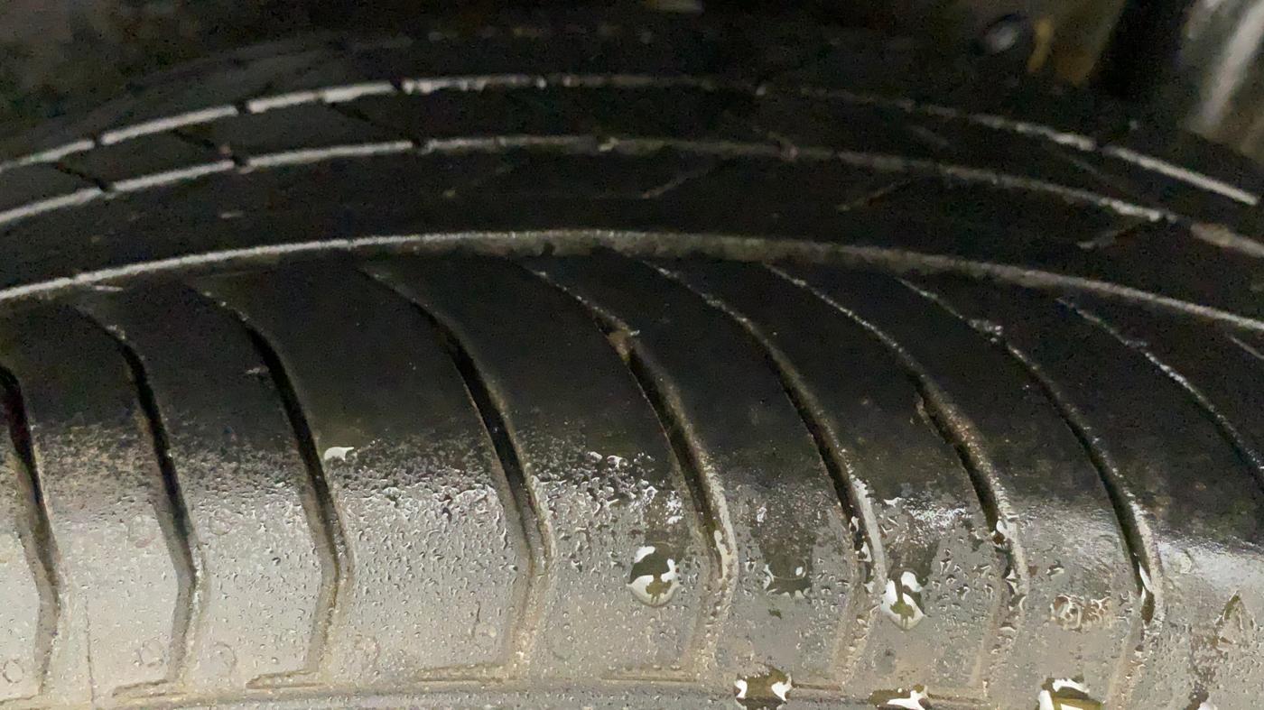2022 Maruti Vitara Brezza VXI AT SHVS, Petrol, Automatic, 17,941 km, Left Rear Tyre Tread