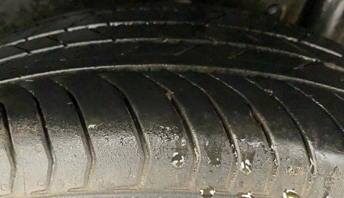 2022 Maruti Vitara Brezza VXI AT SHVS, Petrol, Automatic, 17,941 km, Left Rear Tyre Tread