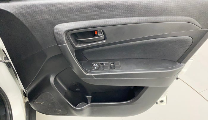 2022 Maruti Vitara Brezza VXI AT SHVS, Petrol, Automatic, 17,941 km, Driver Side Door Panels Control