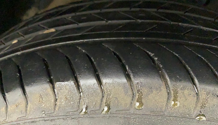 2022 Maruti Vitara Brezza VXI AT SHVS, Petrol, Automatic, 17,941 km, Right Front Tyre Tread