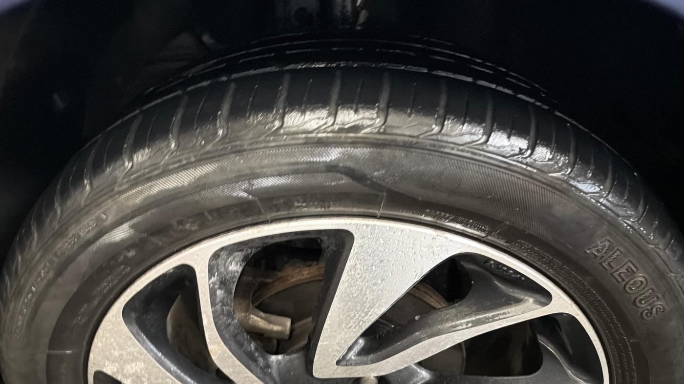 2020 Maruti Baleno ZETA PETROL 1.2, Petrol, Manual, 94,971 km, Left Front Tyre Tread
