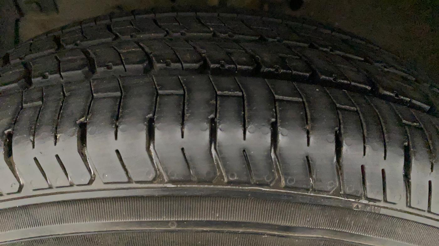 2017 Maruti Swift VXI, Petrol, Manual, 9,912 km, Left Rear Tyre Tread