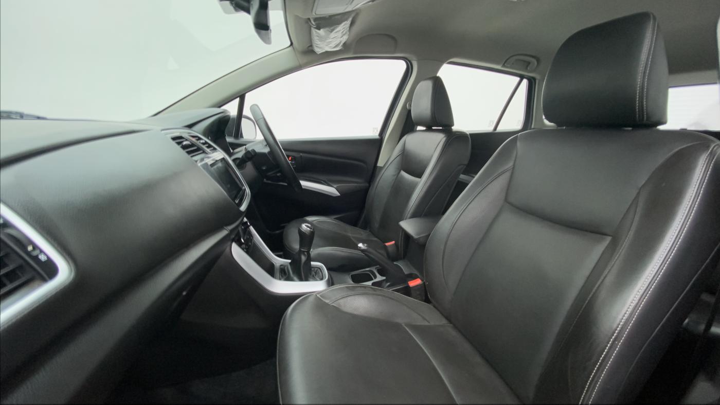 2020 Maruti S Cross ALPHA 1.5, Petrol, Manual, 21,540 km, Right Side Front Door Cabin