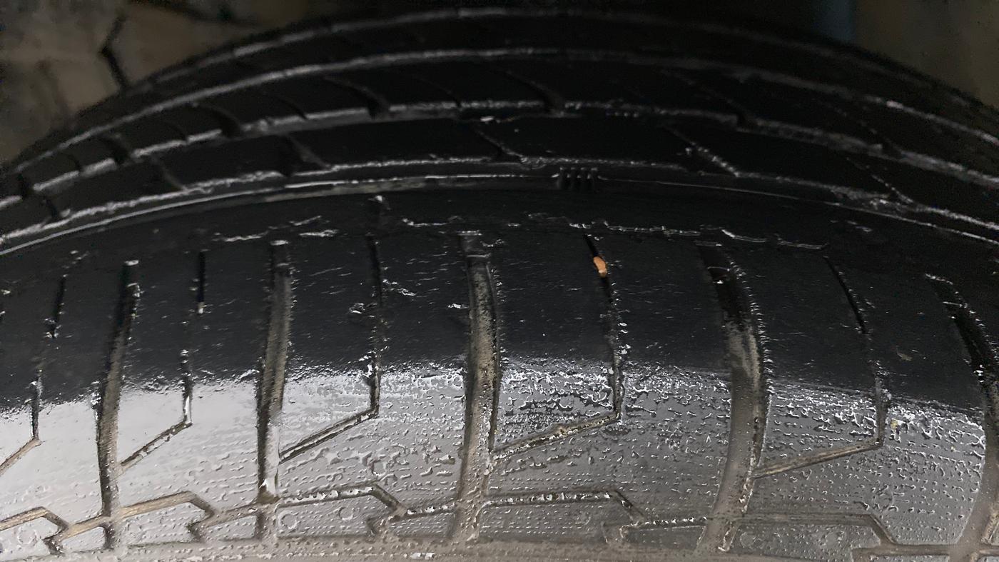2020 Maruti S Cross ALPHA 1.5, Petrol, Manual, 21,540 km, Left Front Tyre Tread