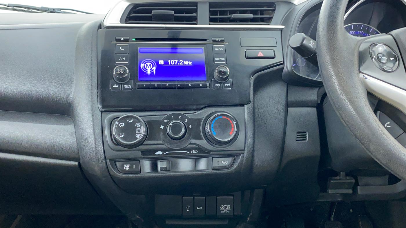 2016 Honda Jazz 1.2 SV MT, Petrol, Manual, 71,967 km, Air Conditioner