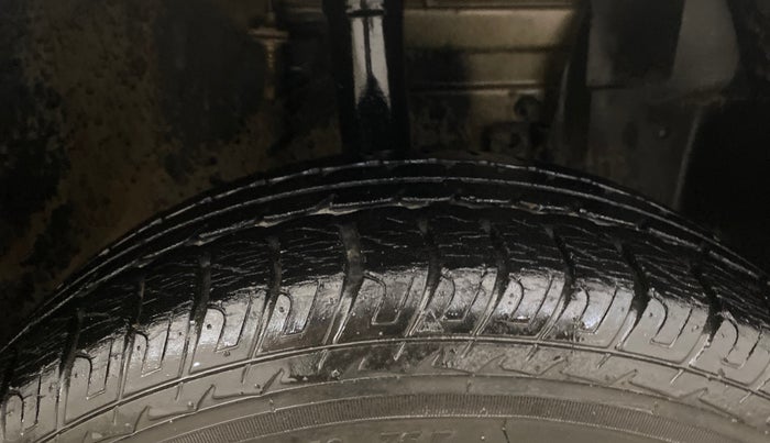 2016 Datsun Go T, Petrol, Manual, 51,437 km, Right Front Tyre Tread