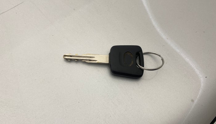 2016 Datsun Go T, Petrol, Manual, 51,437 km, Key Close Up