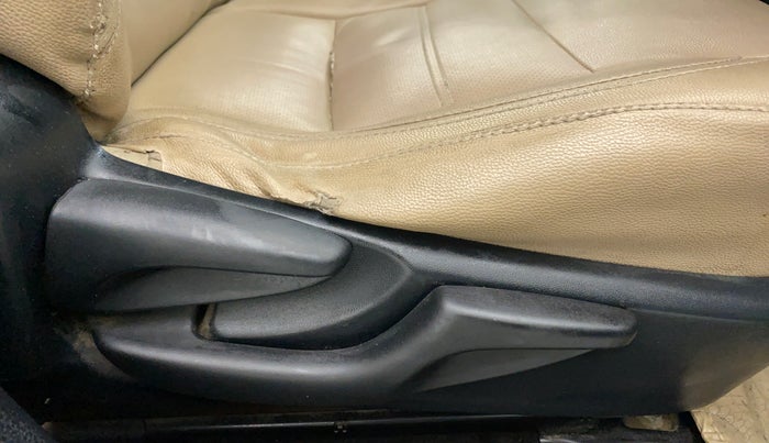 2015 Toyota Corolla Altis G, Petrol, Manual, 31,229 km, Driver Side Adjustment Panel