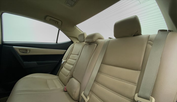 2015 Toyota Corolla Altis G, Petrol, Manual, 31,229 km, Right Side Rear Door Cabin