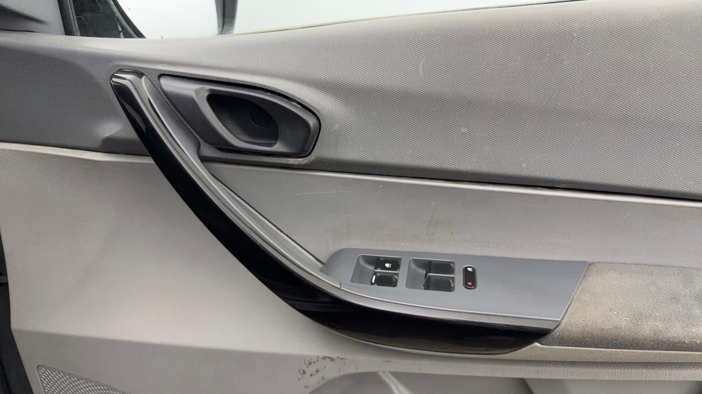 2022 Tata TIGOR XZ CNG, CNG, Manual, 78,340 km, Driver Side Door Panels Control