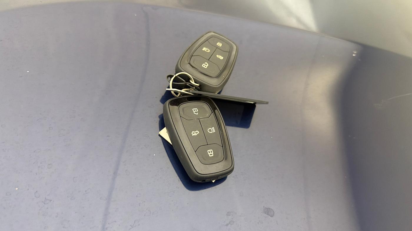 2024 Tata ALTROZ XZA, Petrol, Automatic, 61,992 km, Key Close Up