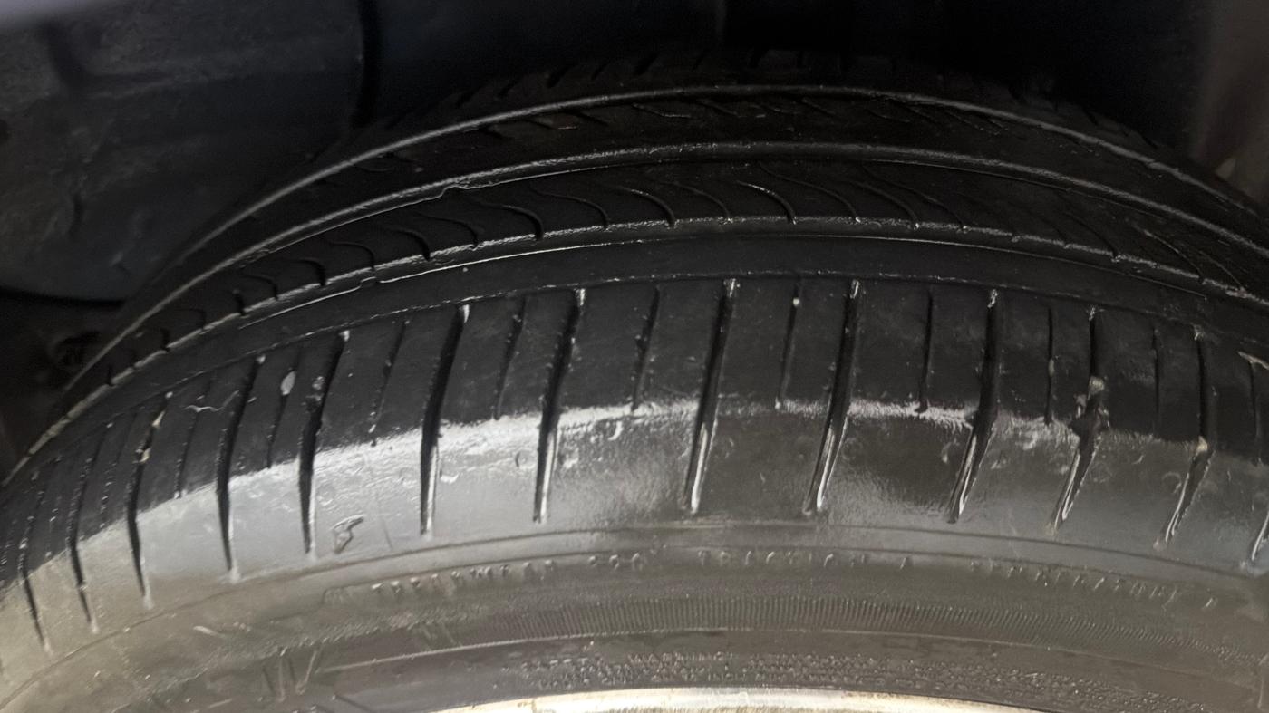 2024 Tata ALTROZ XZA, Petrol, Automatic, 61,992 km, Left Rear Tyre Tread