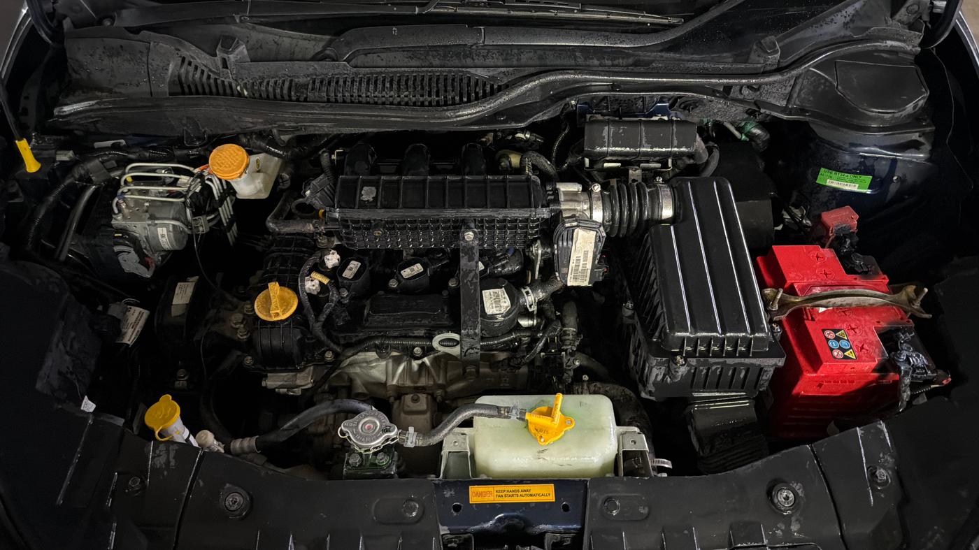 2024 Tata ALTROZ XZA, Petrol, Automatic, 61,992 km, Engine View
