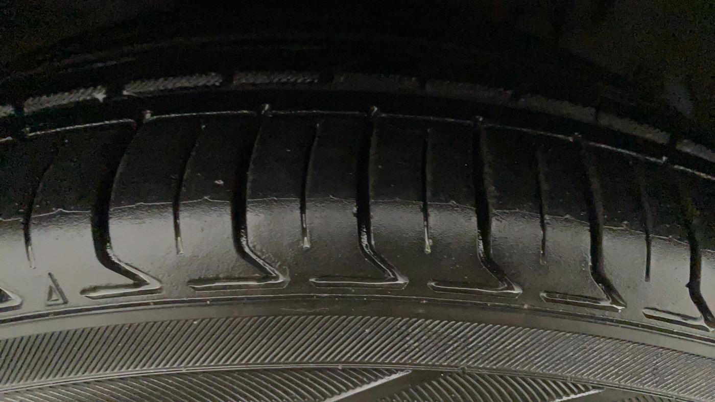 2018 Maruti Ciaz ALPHA DIESEL 1.3, Diesel, Manual, 94,027 km, Right Front Tyre Tread