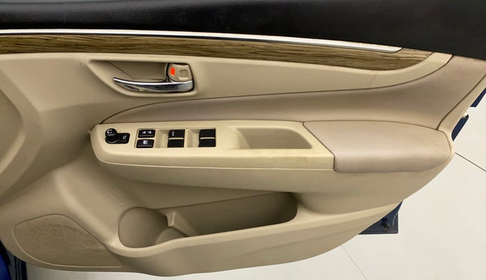2018 Maruti Ciaz ALPHA DIESEL 1.3, Diesel, Manual, 94,027 km, Driver Side Door Panels Control