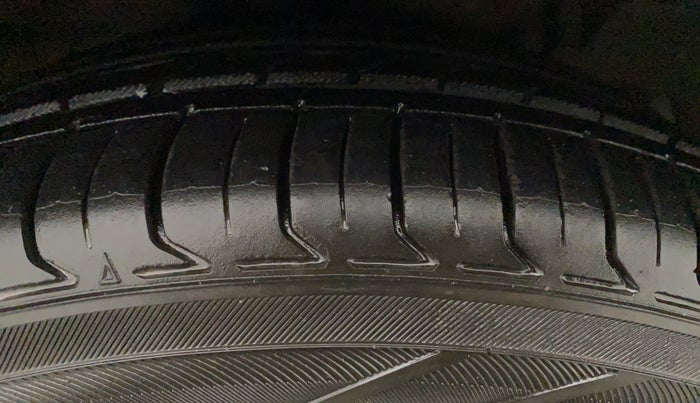 2018 Maruti Ciaz ALPHA DIESEL 1.3, Diesel, Manual, 94,027 km, Left Rear Tyre Tread
