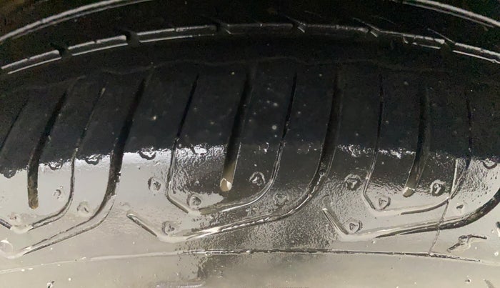 2015 Honda Amaze 1.2L I-VTEC SX, Petrol, Manual, 63,953 km, Left Rear Tyre Tread