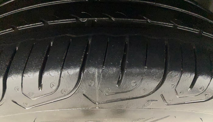 2015 Honda Amaze 1.2L I-VTEC SX, Petrol, Manual, 63,953 km, Right Front Tyre Tread