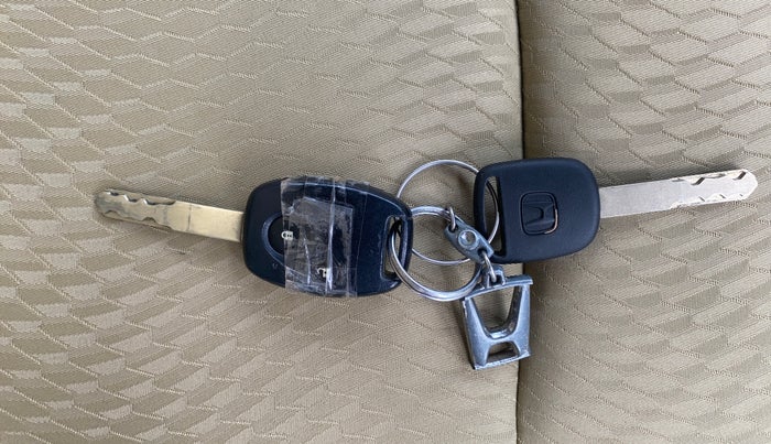 2015 Honda Amaze 1.2L I-VTEC SX, Petrol, Manual, 63,953 km, Key Close Up