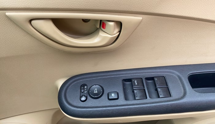 2015 Honda Amaze 1.2L I-VTEC SX, Petrol, Manual, 63,953 km, Driver Side Door Panels Control