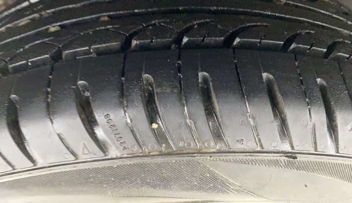 2015 Hyundai Grand i10 SPORTZ 1.2 KAPPA VTVT, Petrol, Manual, 73,343 km, Right Rear Tyre Tread