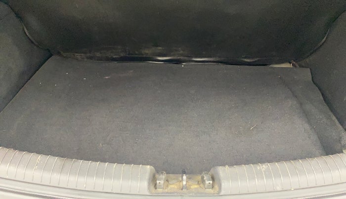 2015 Hyundai Grand i10 SPORTZ 1.2 KAPPA VTVT, Petrol, Manual, 73,343 km, Boot Inside