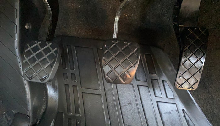 2022 Skoda SLAVIA AMBITION 1.0L TSI MT, Petrol, Manual, 54,441 km, Pedals