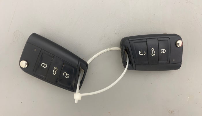 2022 Skoda SLAVIA AMBITION 1.0L TSI MT, Petrol, Manual, 54,441 km, Key Close Up