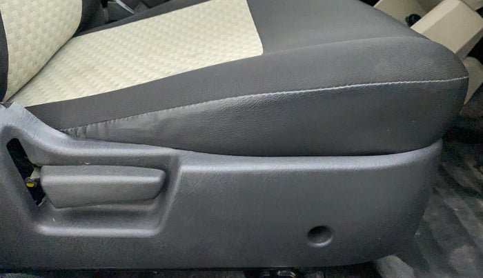 2020 Maruti Alto VXI, Petrol, Manual, 7,257 km, Driver Side Adjustment Panel