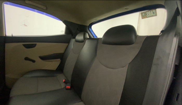 2013 Hyundai Eon MAGNA +, Petrol, Manual, 96,545 km, Right Side Rear Door Cabin