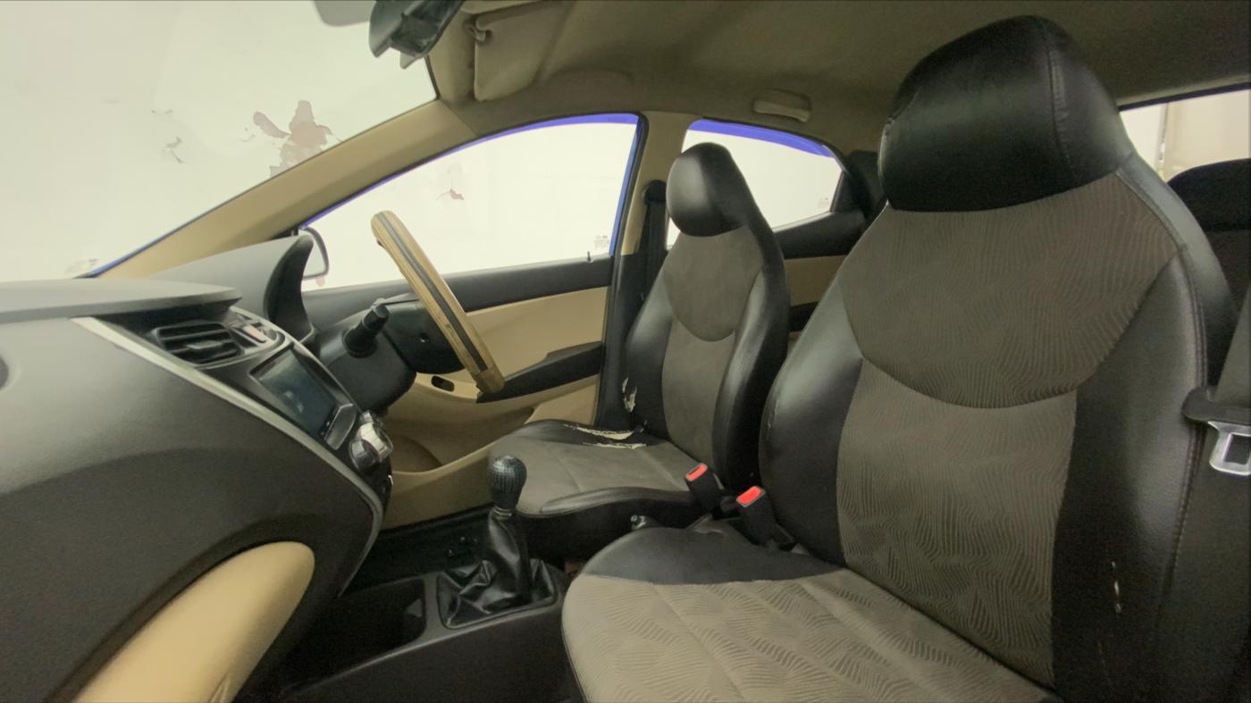 2013 Hyundai Eon MAGNA +, Petrol, Manual, 96,545 km, Right Side Front Door Cabin