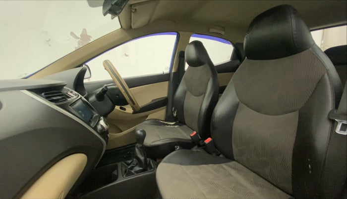 2013 Hyundai Eon MAGNA +, Petrol, Manual, 96,545 km, Right Side Front Door Cabin