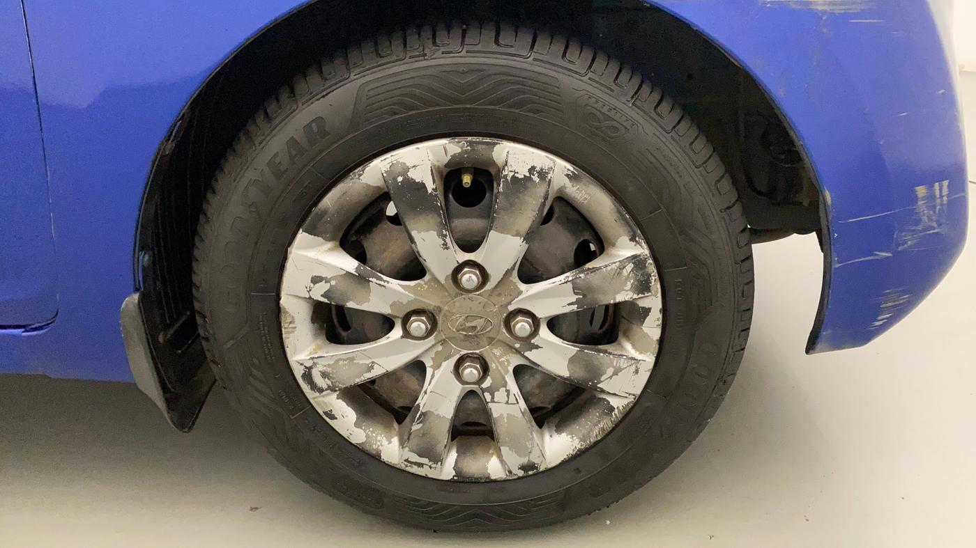 2013 Hyundai Eon MAGNA +, Petrol, Manual, 96,545 km, Right Front Wheel