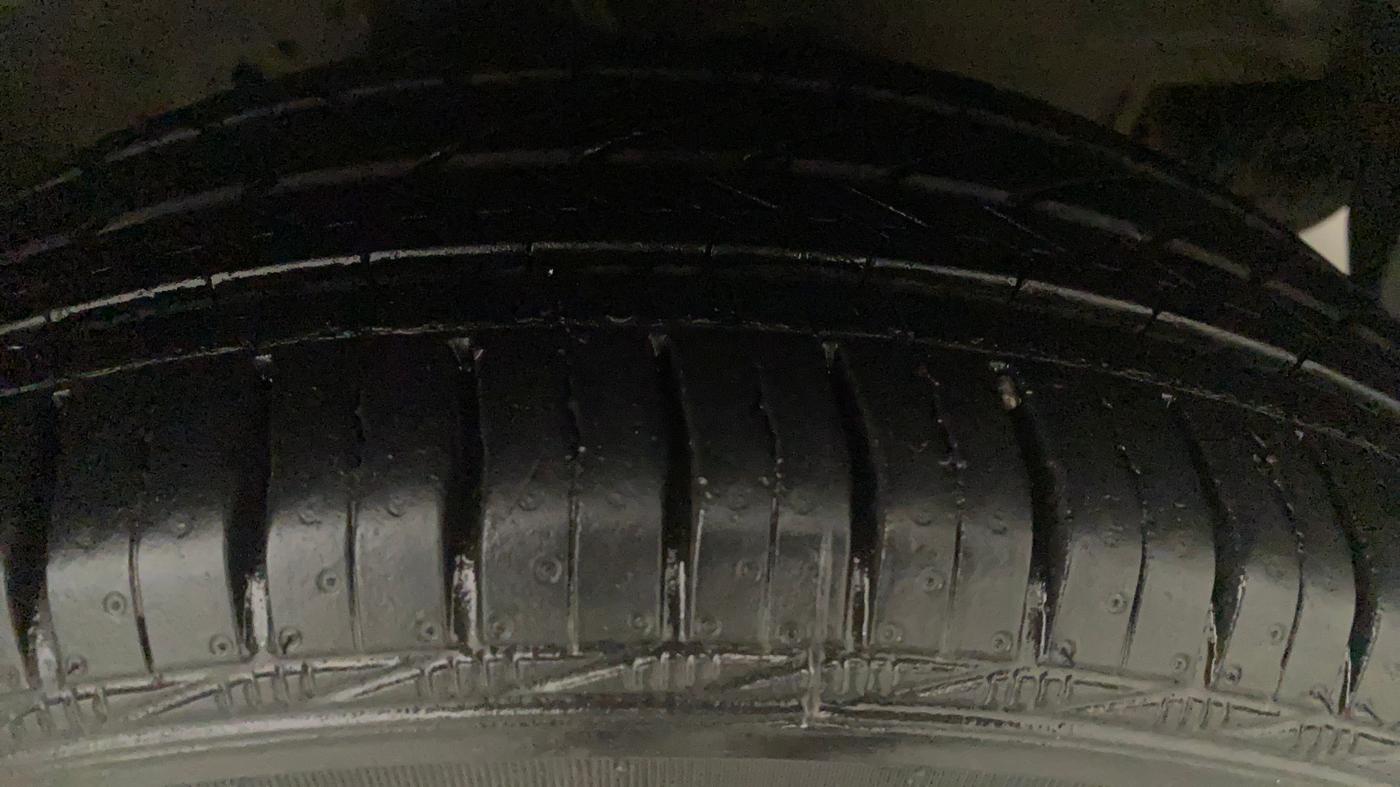 2013 Honda Amaze 1.2L I-VTEC S, Petrol, Manual, 54,243 km, Left Front Tyre Tread