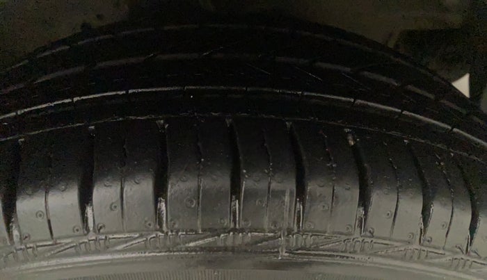 2013 Honda Amaze 1.2L I-VTEC S, Petrol, Manual, 54,243 km, Left Front Tyre Tread