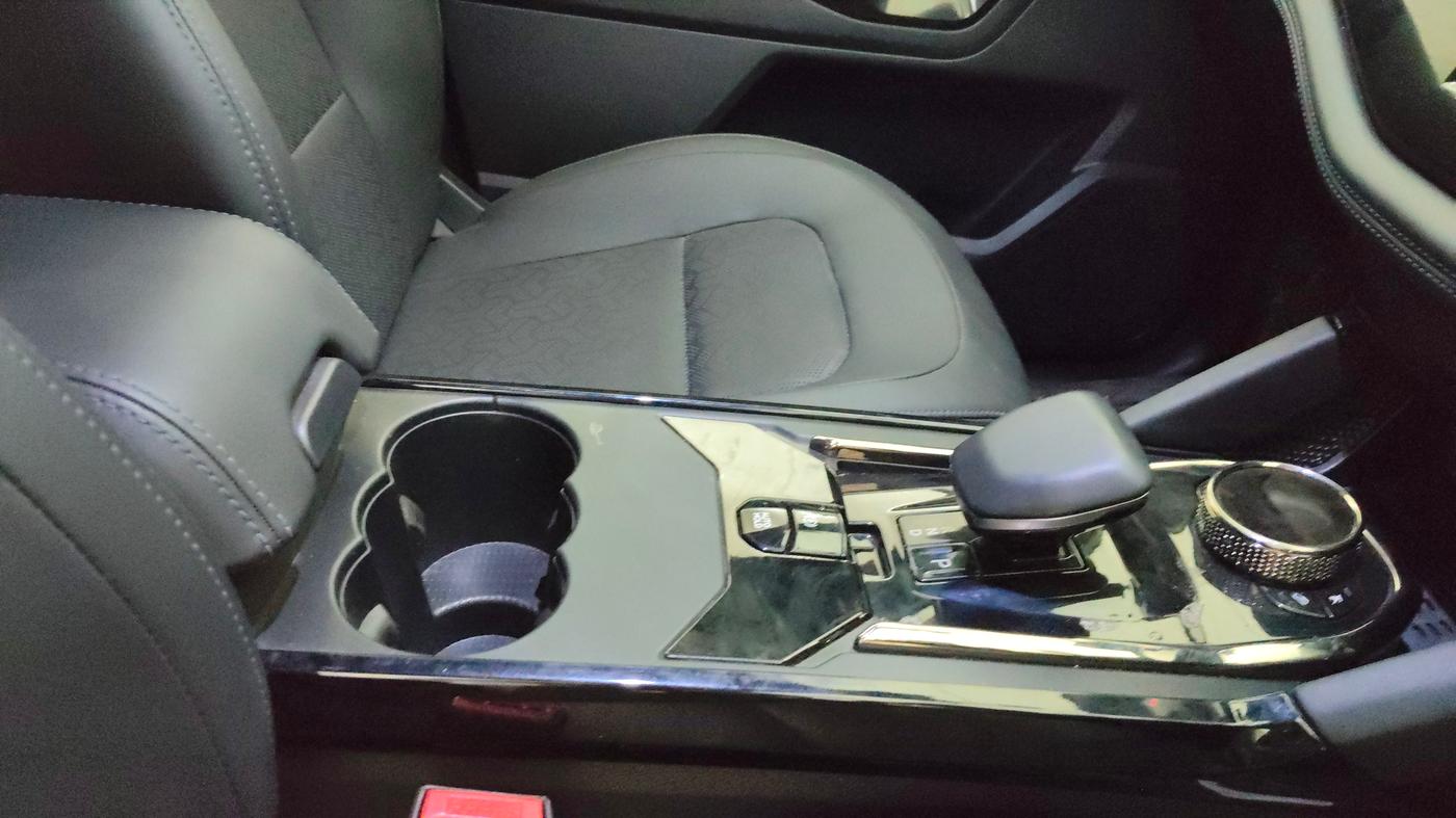 2024 Tata Harrier FEARLESS DARK EDITION AT, Diesel, Automatic, 44,841 km, Gear Lever