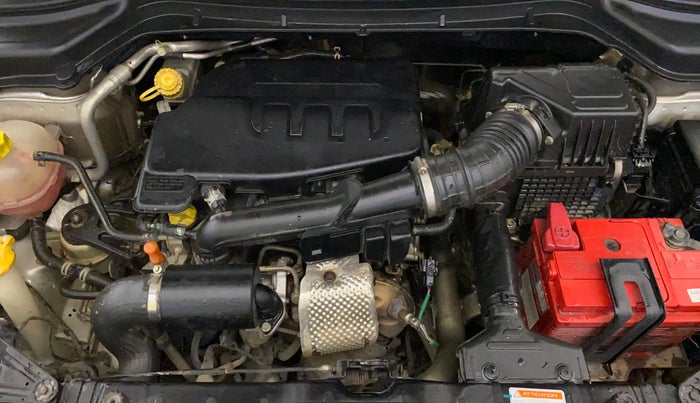 2020 Mahindra XUV300 W6 1.2 PETROL, Petrol, Manual, 1,16,899 km, Engine View