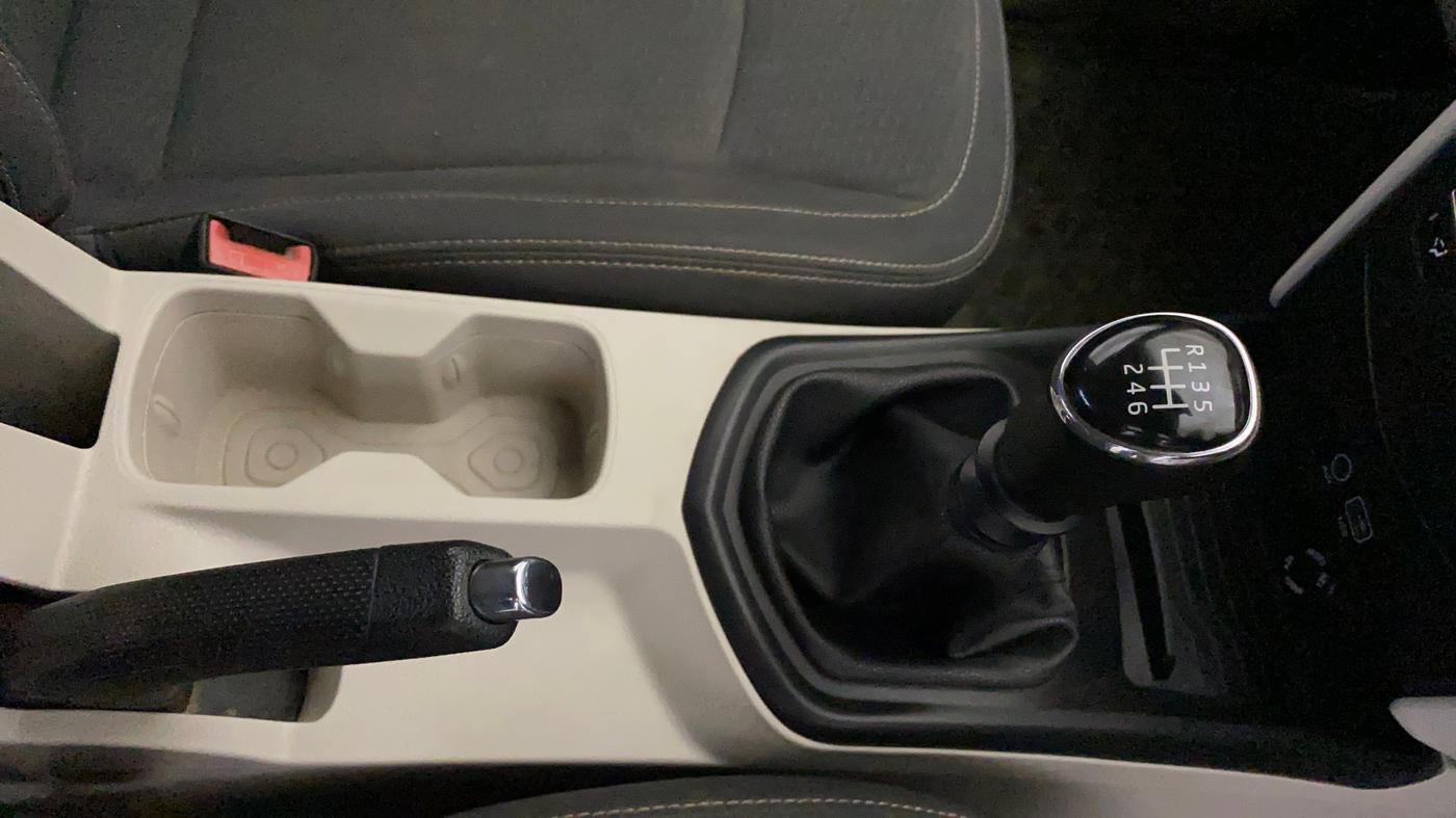 2020 Mahindra XUV300 W6 1.2 PETROL, Petrol, Manual, 1,16,712 km, Gear Lever