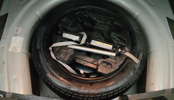 2016 Volkswagen Jetta COMFORTLINE TSI, Petrol, Manual, 1,20,909 km, Spare Tyre