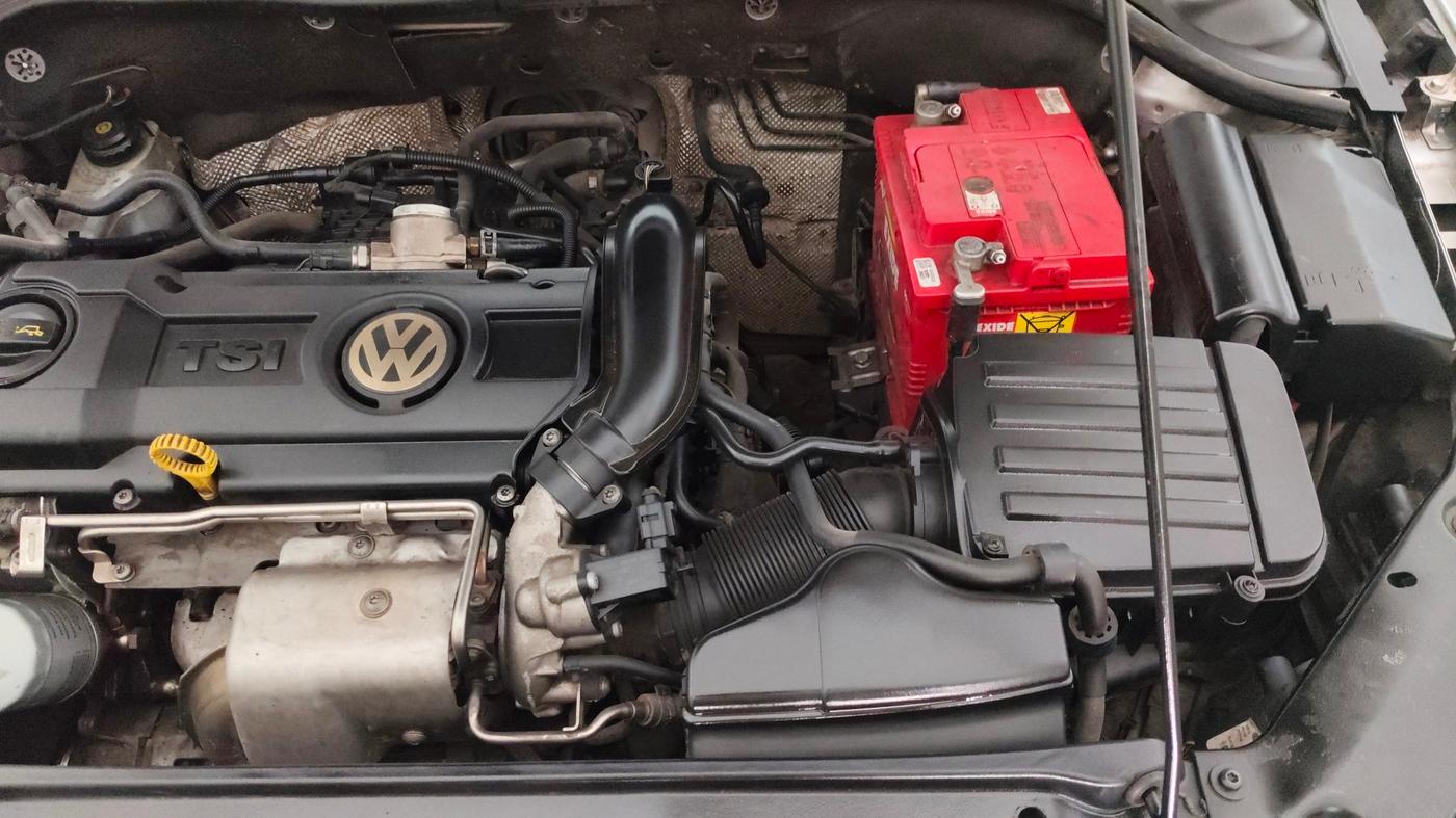 2016 Volkswagen Jetta COMFORTLINE TSI, Petrol, Manual, 1,20,984 km, Engine View - Left